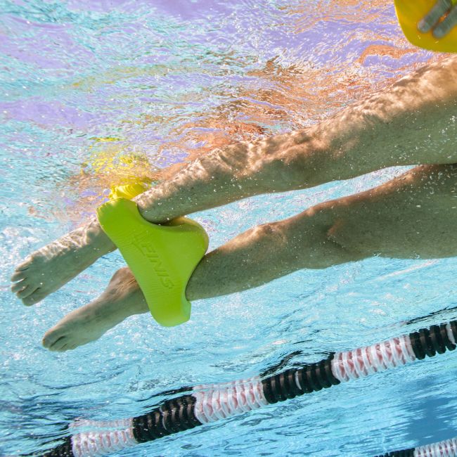 Finis - accesoriu inot (plutitor) pentru picioare Ankle Buoy - galben