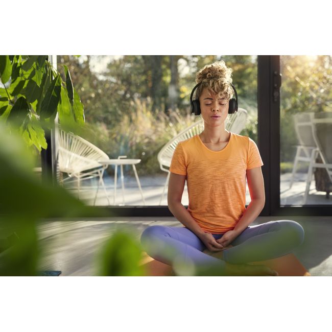 Philips Casti audio Sport seria 4000 over the ear TAA4216BK/00 protectie IP55 apa si praf Bluetooth v5.0 autonomie 35 ore negre model 2020-2021