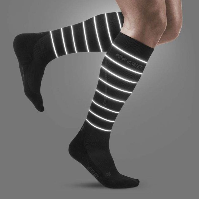 CEP - Sosete compresie cu elemente reflectorizante pentru barbati Men reflective socks - negru gri reflect