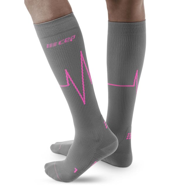 CEP - Sosete de compresie pentru femei Heartbeat Woman Tall comp  - gri roz vulcan flame