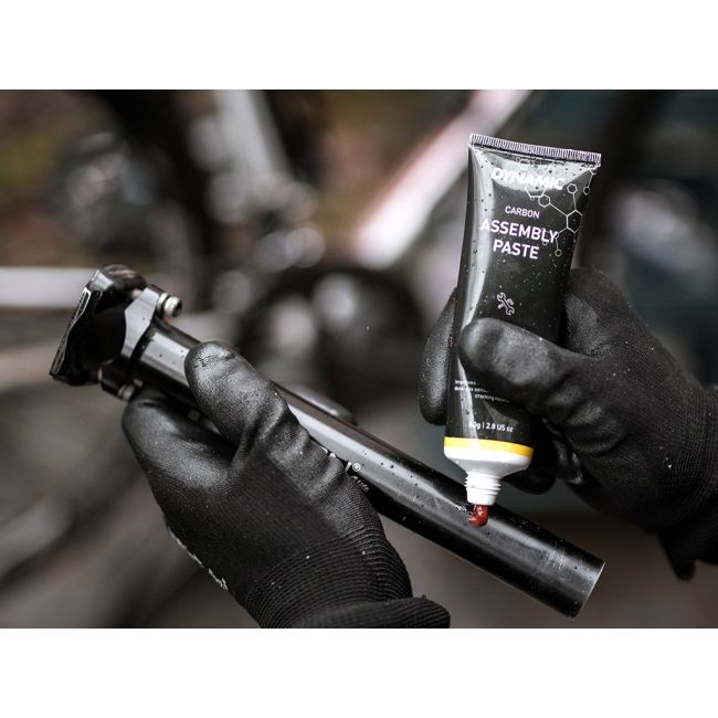 Dynamic Bike Care - Vaselina carbon pentru bicicleta Carbon Assembly Paste - plic 5gr