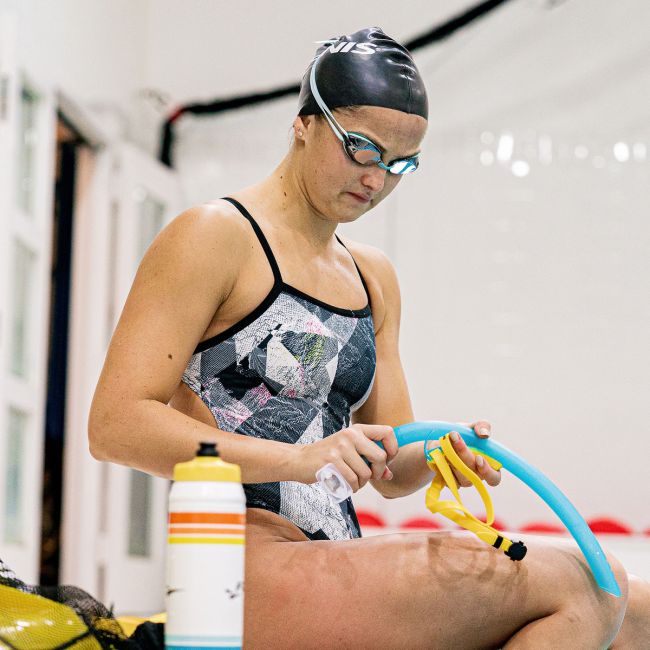 Finis - ochelari inot adulti Tide Goggles - gri fumuriu negru