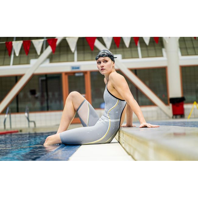 Finis - Costum inot tehnic pentru fete sau femei - Rival 2.0 Open Back Kneeskin - alb