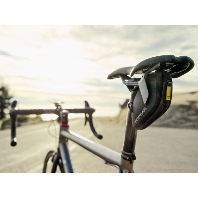 Topeak - geanta sa bicicleta Dynawedge cu prindere sub sa tip universal Velcro si banda guma, marime mica - negru