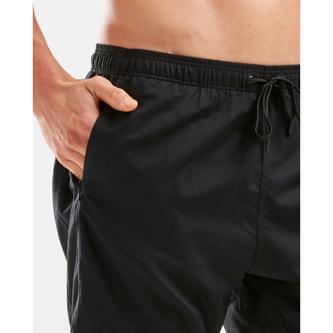2XU - pantaloni scurti 2in1 cu colanti compresie pentru barbati XCTRL 7 inch short with compression - negru