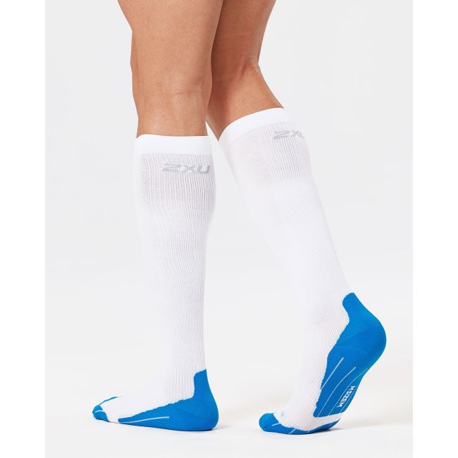 2XU - sosete compresie alegare pentru barbati Perform Run Socks - alb albastru