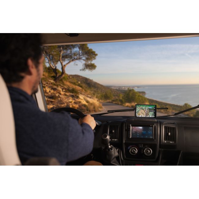 Garmin Camper 890 - Dispozitiv navigatie cu GPS 8" pentru auto-rulote si rulote cu trafic prin aplicatia de smartphone
