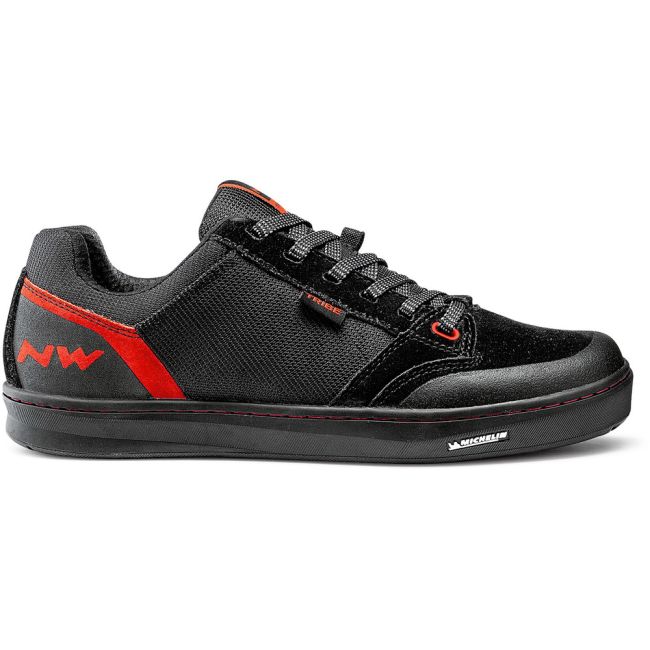 Northwave Tribe - pantofi pentru ciclism flat - negru-rosu