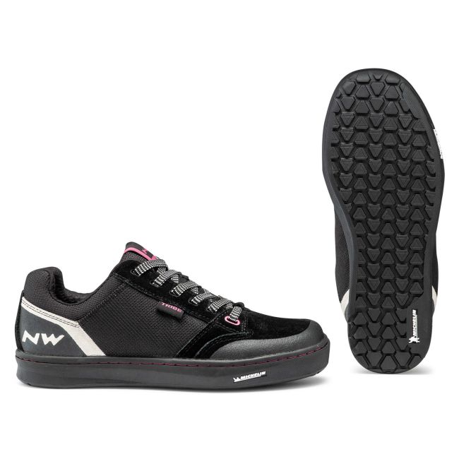 Northwave Tribe - pantofi pentru ciclism flat pentru femei - negru-fucsia