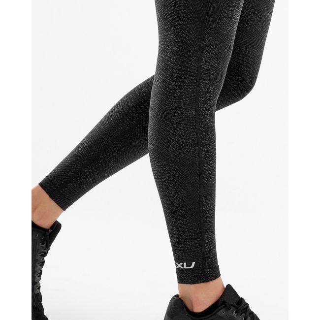 2XU - Colanti compresie cu talie inalta pentru femei Print Fitness Hi-Rise Comp Tight - gri inchis argintiu