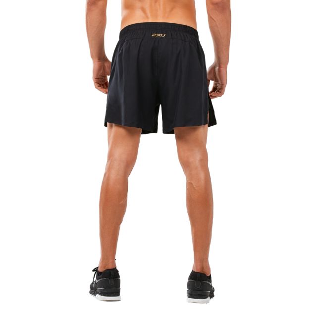 2XU - Pantaloni scurti alergare pentru barbati GHST 5" Shorts - negru auriu