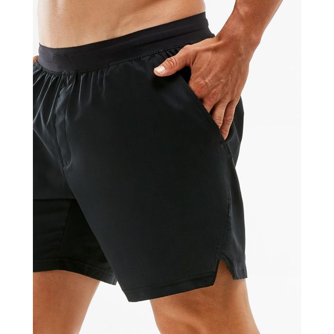 2XU - Pantaloni scurti de alergare pentru barbati XCTRL 7 Inch Woven Short - negru