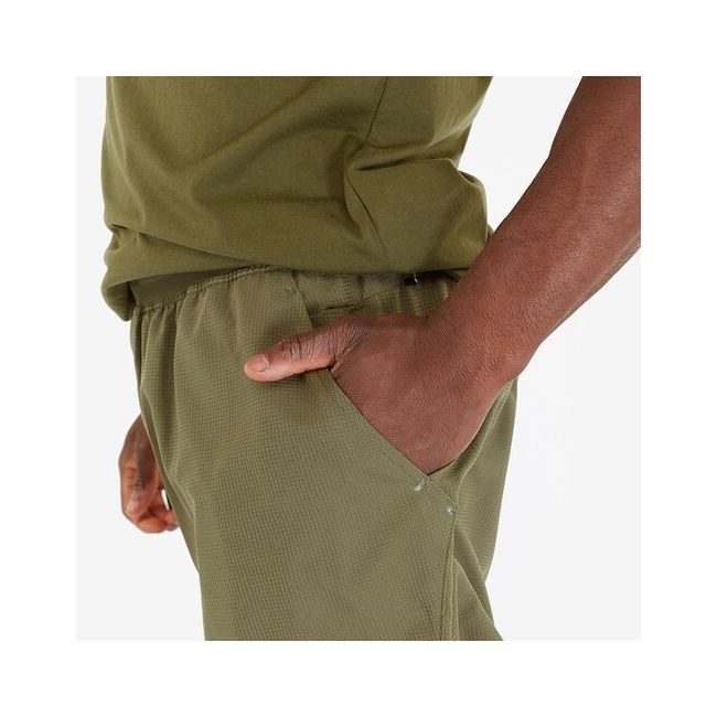 2XU - Pantaloni scurti de alergare pentru barbati XCTRL 7 Inch Woven Short - verde mosc