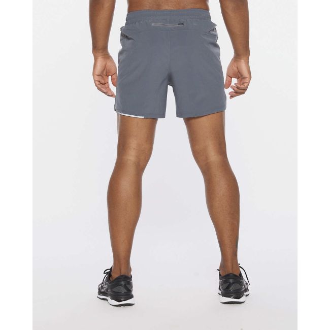 2XU - Pantaloni scurti de alergare pentru barbati XVENT 5" - gri Turbulence argintiu reflexiv
