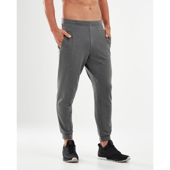 2XU - pantaloni sport lungi pentru barbati Transit Trackpant - gri deschis