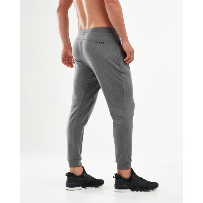 2XU - pantaloni sport lungi pentru barbati Transit Trackpant - gri deschis