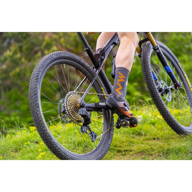 Northwave Razer - pantofi pentru ciclism MTB - negru-portocaliu