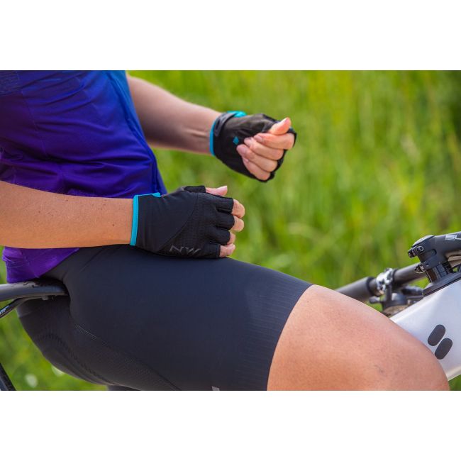 Northwave - manusi ciclism cu degete scurte pentru femei Fast Gloves - negru albastru