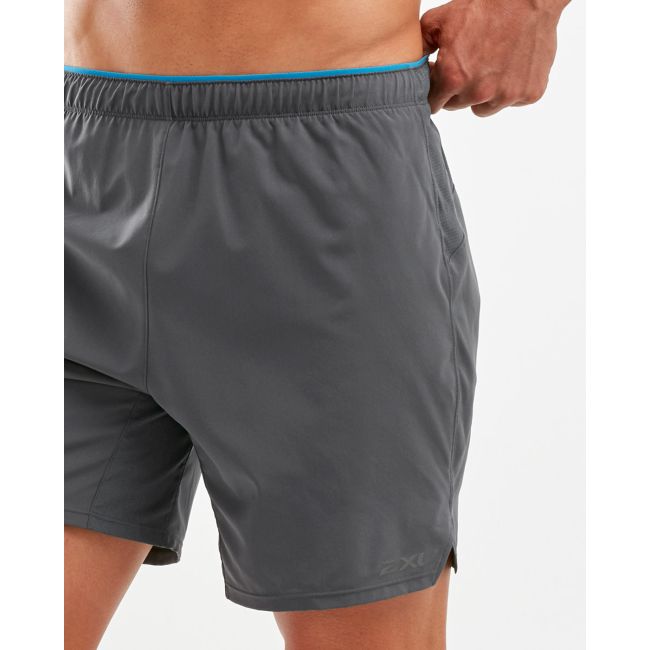2XU - Pantaloni scurti de alergare pentru barbati XVENT 7" - gri albastru