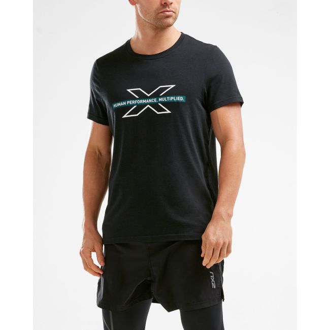 2XU - URBAN S/S Crew Graphic Tee - Black