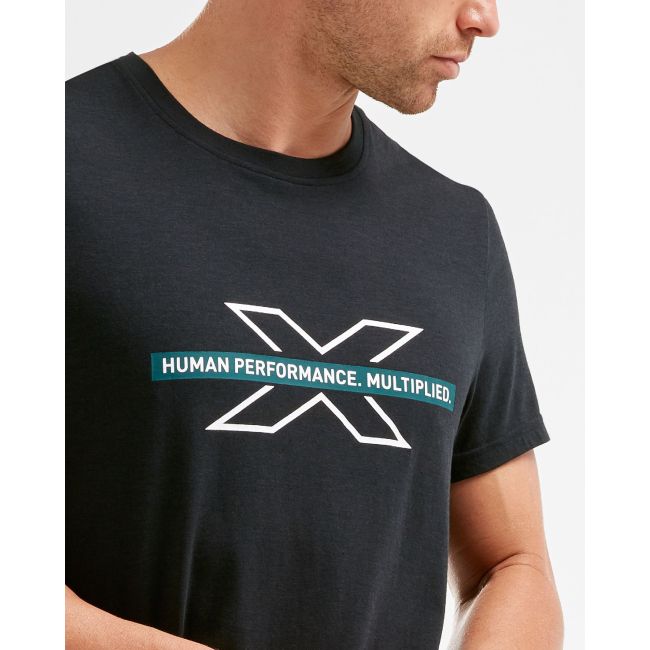 2XU - URBAN S/S Crew Graphic Tee - Black