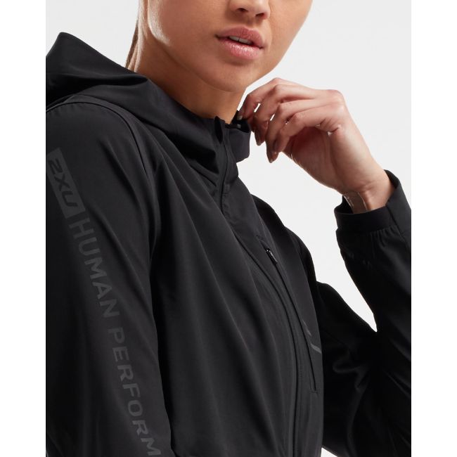 2XU - jacheta alergare pentru femei GHST 2 In 1 Jacket - negru gri marle