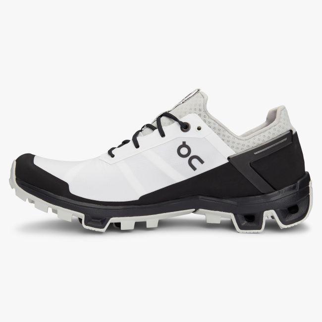 On Cloudventure Peak - pantofi alergare pentru femei - alb negru