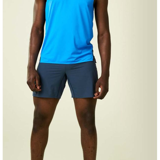 On Lightweight Shorts negri