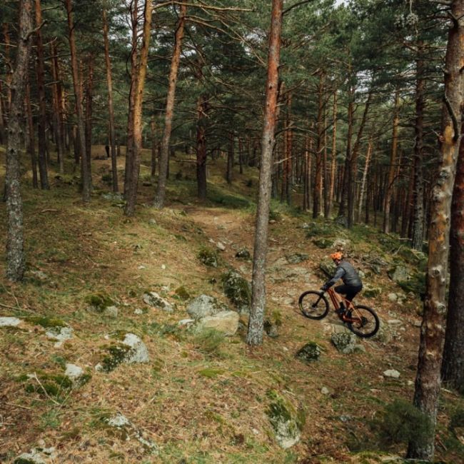 Orbea URRUN 10 Borealis Blue (Matt)- Luminous Yellow (Gloss) - măsura M - bicicletă electrică MTB hardtail