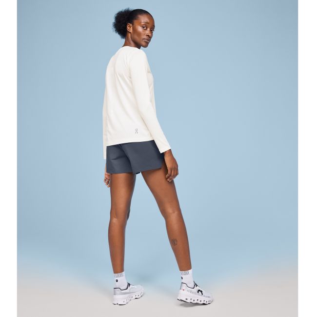 On - pantaloni scurti alergare pentru femei Essential Shorts - albastru inchsi Navy