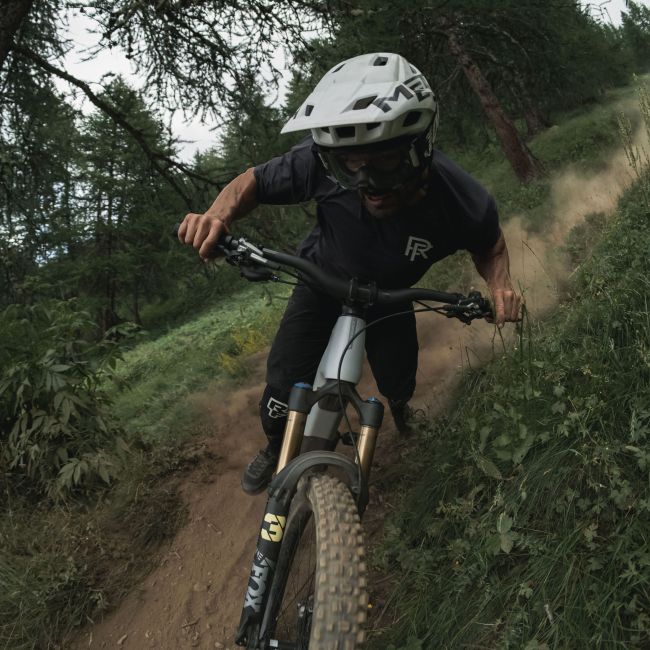 Orbea WILD M11-AXS Halo Silver-Tanzanite Carbon View (Matt) - măsura S - bicicletă electrică eMTB Enduro