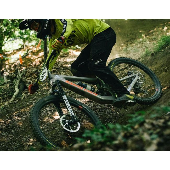 Santa Cruz Nomad 6 - bicicleta enduro MTB full suspension - Carbon C R-KIT MX - Gloss Gypsum