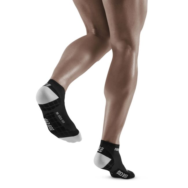 CEP - sosete compresie scurte Ultralight Compression Socks Low Cut - negru gri