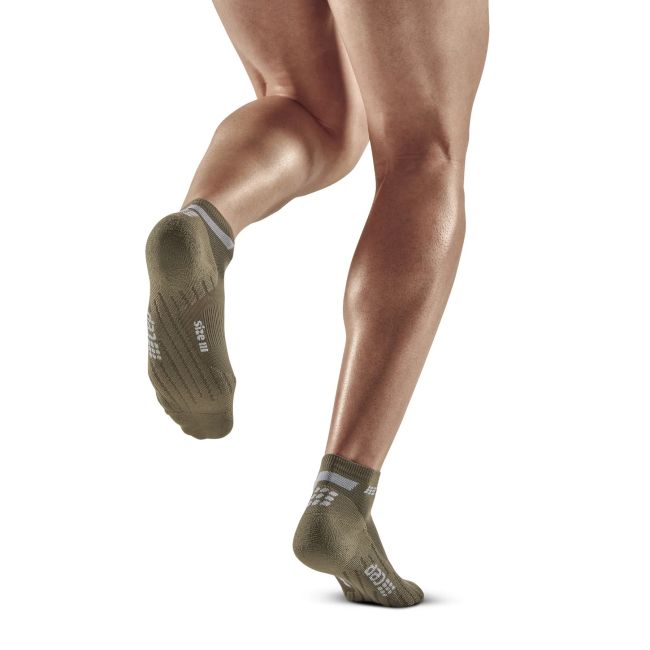 CEP - sosete compresie scurte barbati The Run Socks Low Cut - verde inchis maslina gri deschis