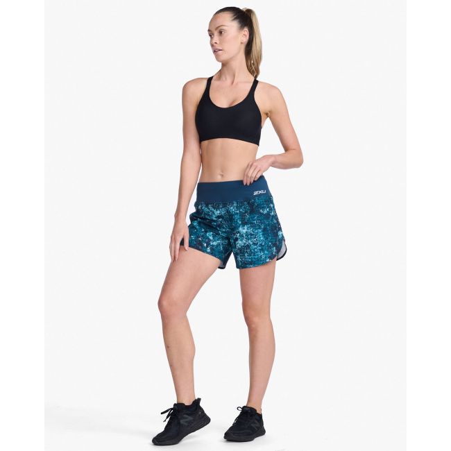 2XU - Pantaloni scurti de alergare pentru femei Aero 5 inch Shorts - albastru multicolor