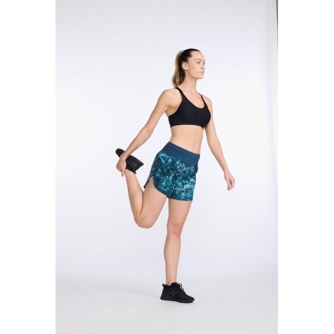2XU - Pantaloni scurti de alergare pentru femei Aero 5 inch Shorts - albastru multicolor