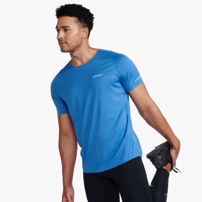 2XU - tricou tehnic pentru barbati Light Speed Tee - albastru intens Starling Reflectorizant