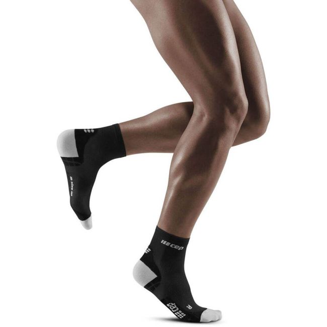 CEP - sosete medii de compresie 16cm pentru femei Ultralight Short Socks - negru gri