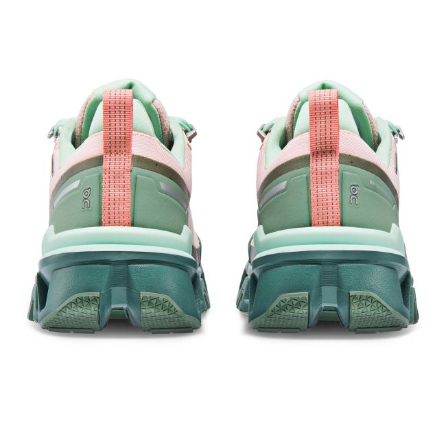 On Cloudwander Waterproof - pantofi alergare pentru femei - roz deschis verde iedera
