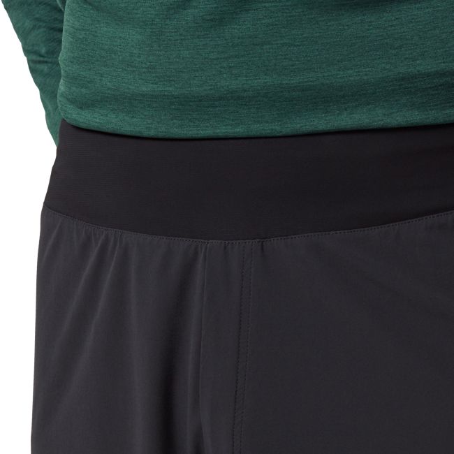 On Cloud - pantaloni scurti pentru barbati Lightweight Shorts - negru
