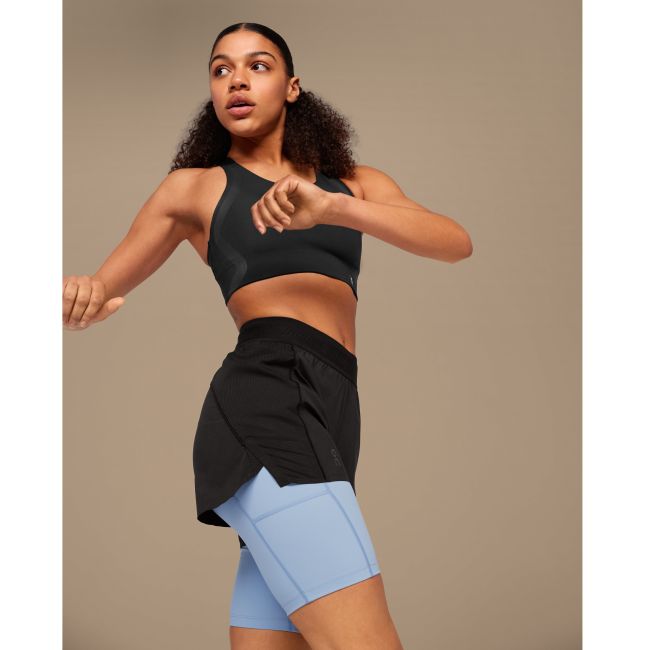 On Cloud - pantaloni scurti pentru femei Active Shorts - negru albastru deschis stratosfera