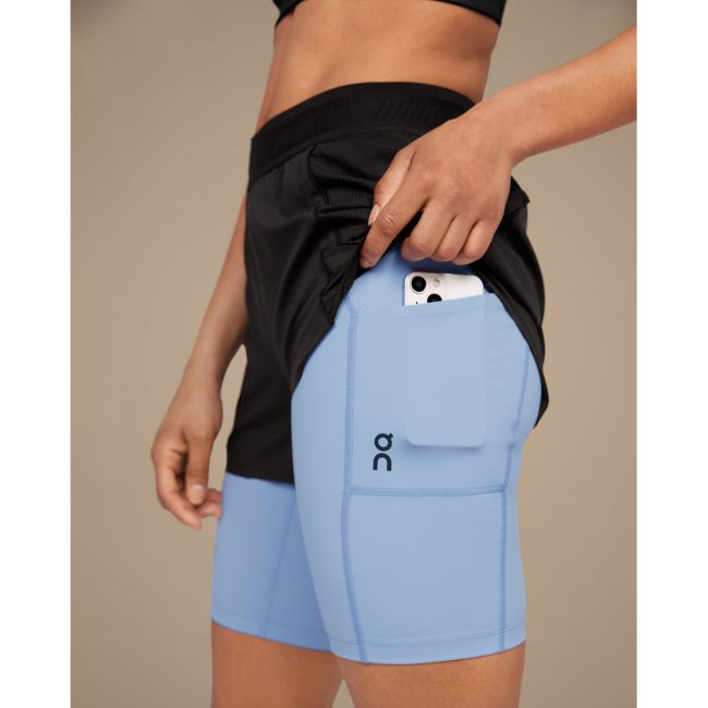 On Cloud - pantaloni scurti pentru femei Active Shorts - negru albastru deschis stratosfera