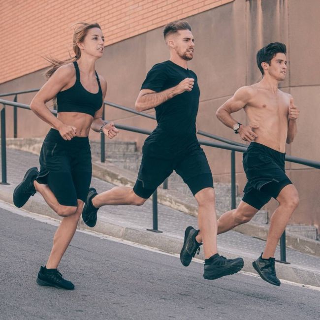 CEP - Pantaloni scurti alergare pentru barbati cu compresie Shorts 2 in 1 - negru