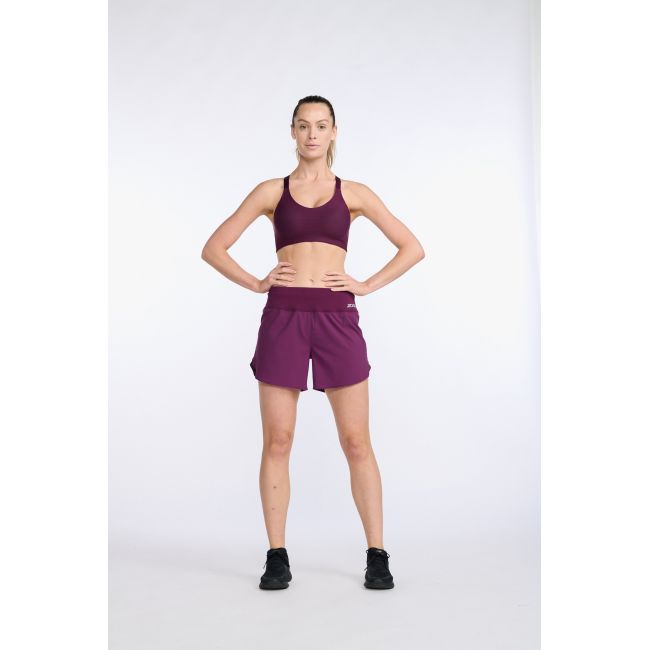 2XU - Pantaloni scurti de alergare pentru femei Aero 5 inch Shorts - visiniu mov sfecla argintiu reflectorizant