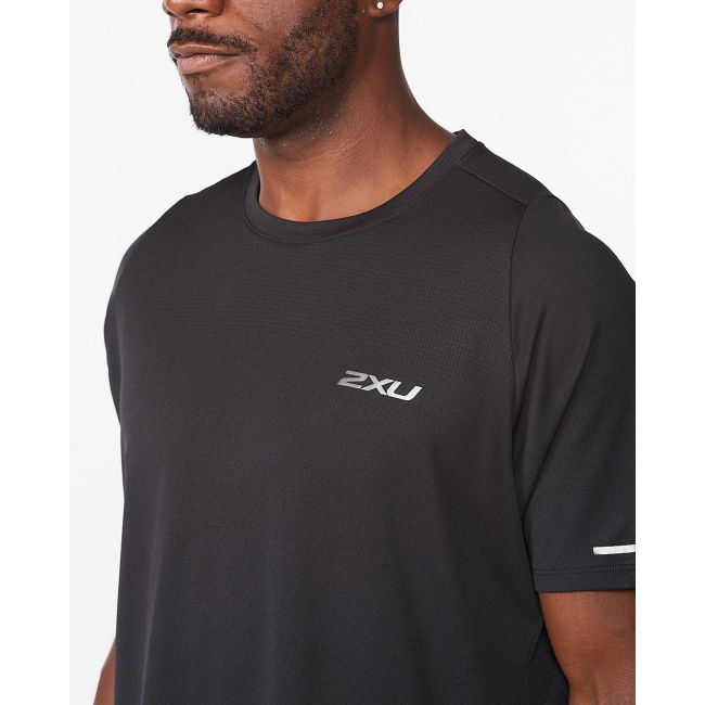 2XU - tricou tehnic pentru barbati Light Speed Tech Tee - negru gri reflectorizant