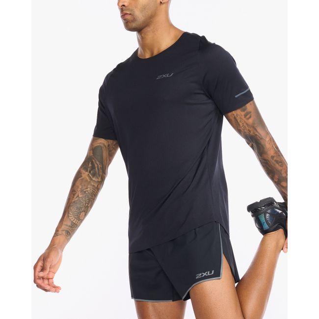 2XU - tricou tehnic pentru barbati Light Speed Tech Tee - negru gri reflectorizant