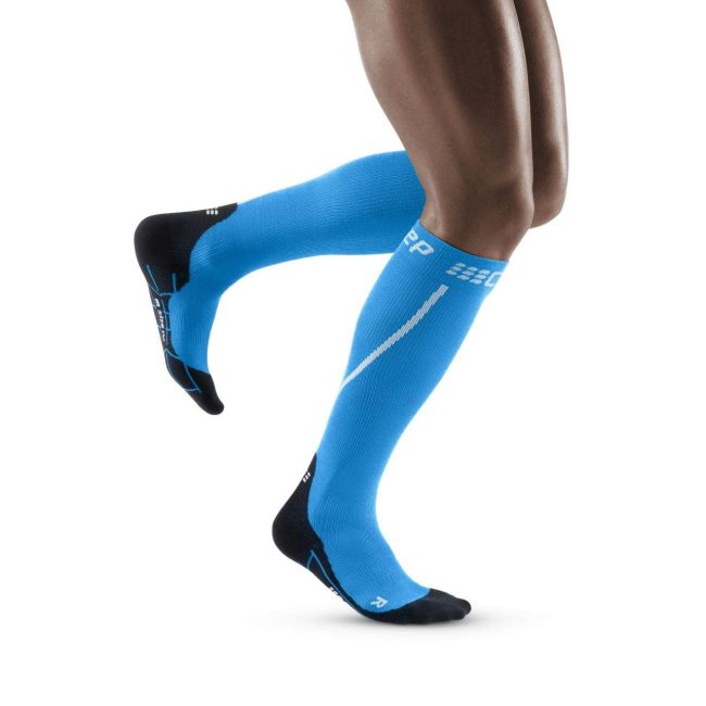 CEP - Sosete de compresie pentru barbati alergare iarna Winter Run Socks - albastru electric negru