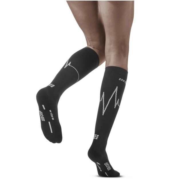 CEP - Sosete de compresie pentru femei Heartbeat Woman Tall comp  - negru alb dark clouds