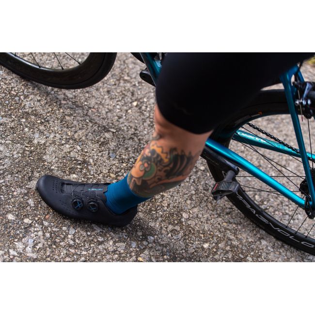 Northwave Revolution 3 - pantofi pentru ciclism sosea - negru logo albastru irizat
