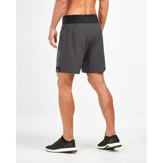 2XU - Pantaloni scurti compresie alergare 2 in 1 barbati Comp 7" Shorts - gri Charcoal negru